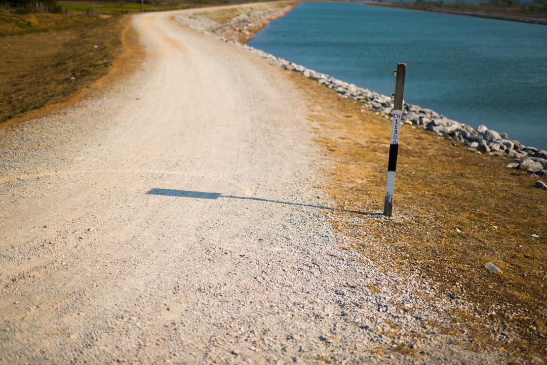 06-The-Kilometer-Marker-by-the-Waterway-1080p